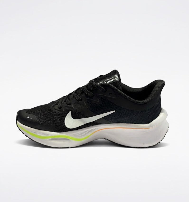 Nike Vomero Plus/ Zoomx